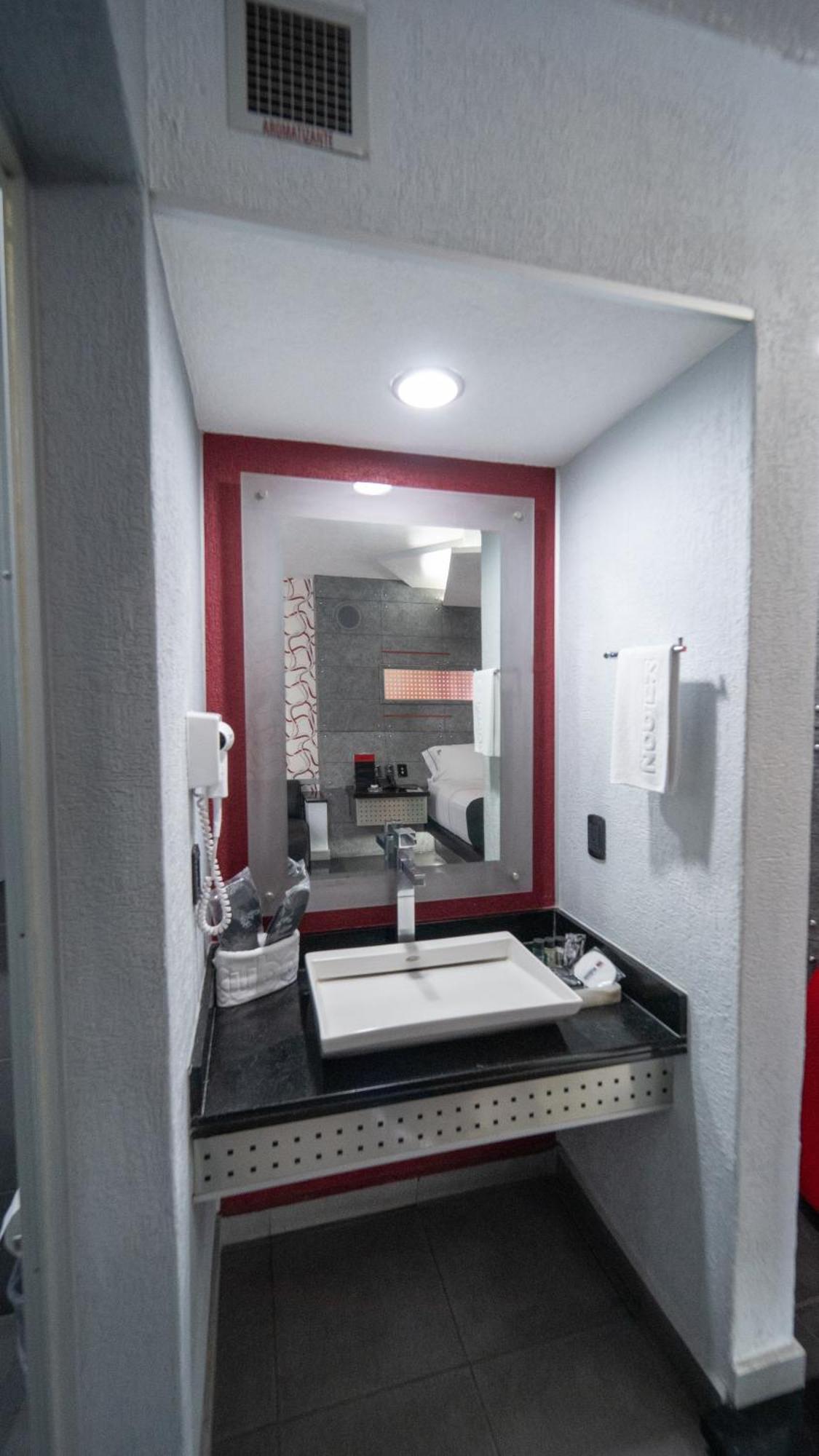 ספופן Kuboz Motor Hotel מראה חיצוני תמונה