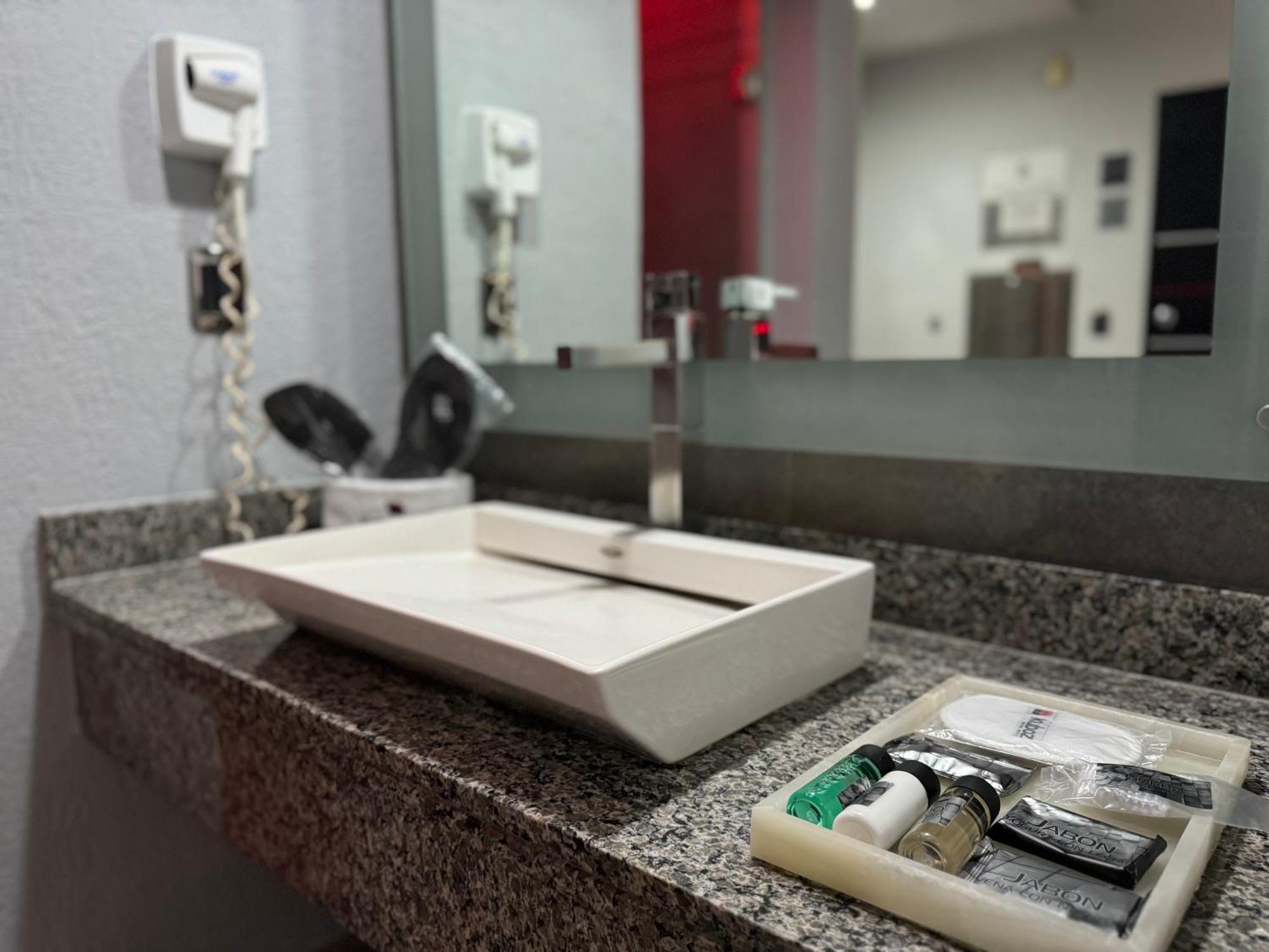 ספופן Kuboz Motor Hotel מראה חיצוני תמונה