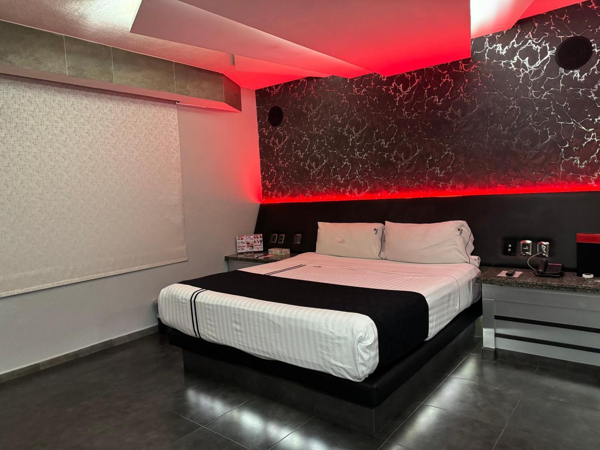 ספופן Kuboz Motor Hotel מראה חיצוני תמונה