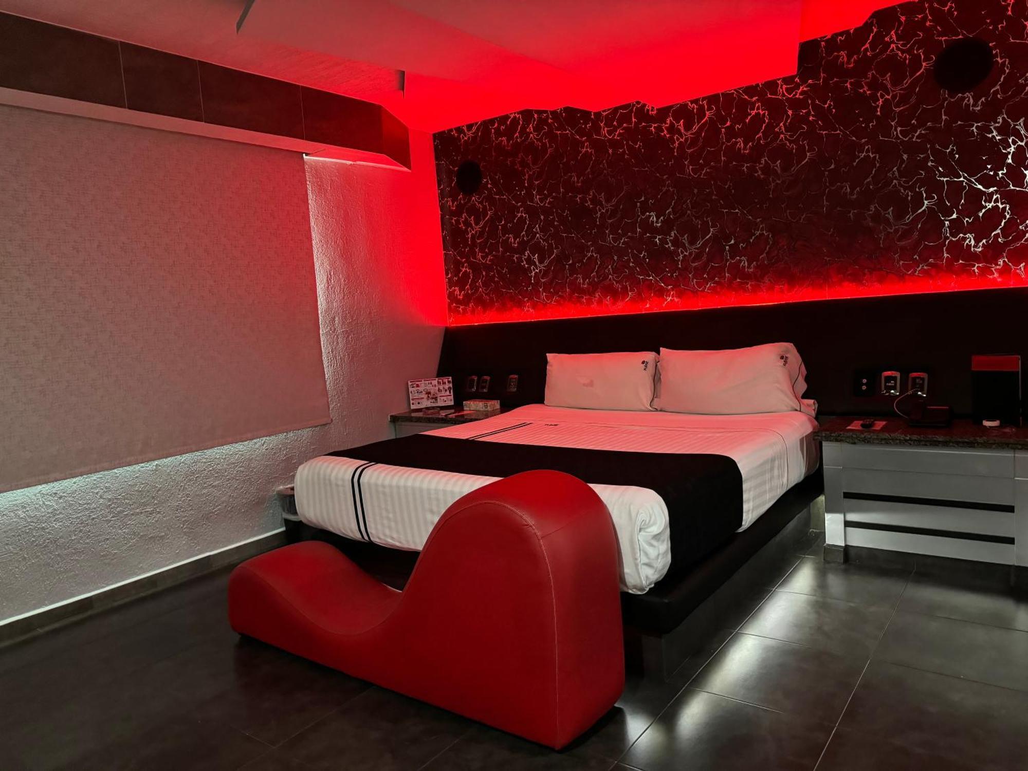 ספופן Kuboz Motor Hotel מראה חיצוני תמונה