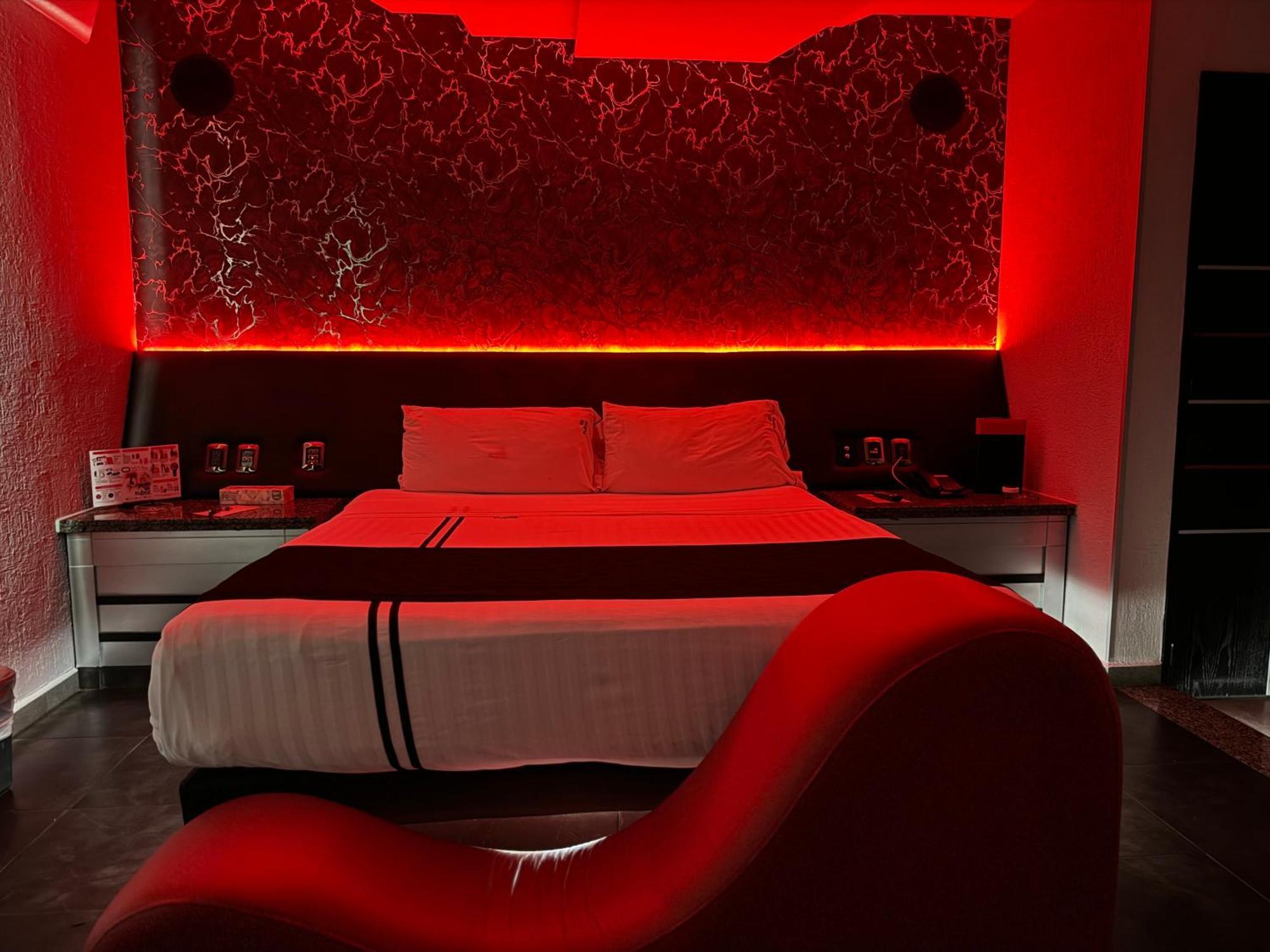 ספופן Kuboz Motor Hotel מראה חיצוני תמונה
