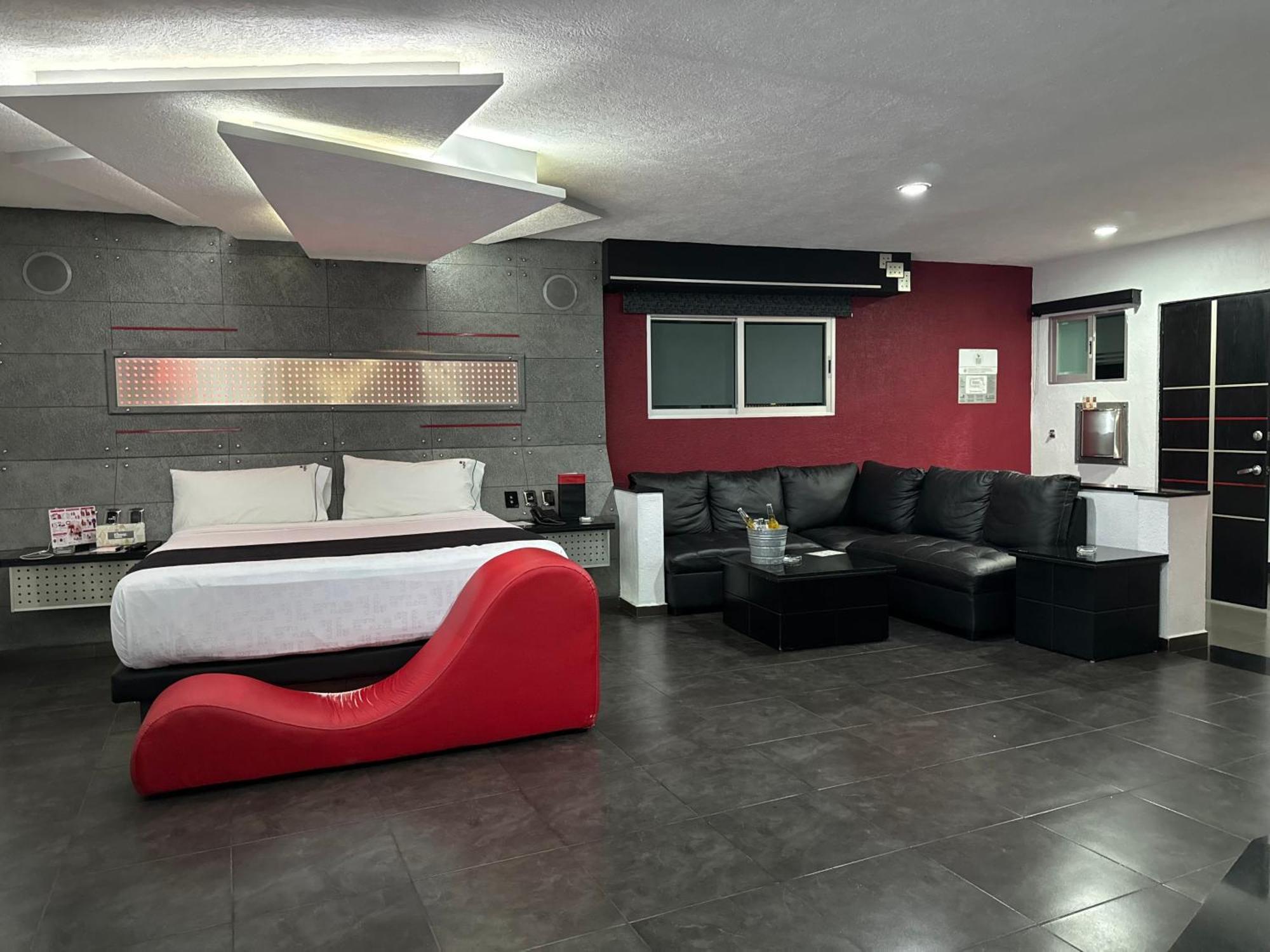 ספופן Kuboz Motor Hotel מראה חיצוני תמונה
